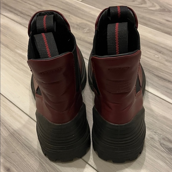 Ecco Women's Ankle Boots in Burgundy and Black - Picture 3 of 4